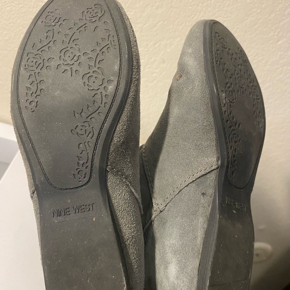 Nine West Charcoal Suede Folded Boots size 5 - Picture 4 of 6